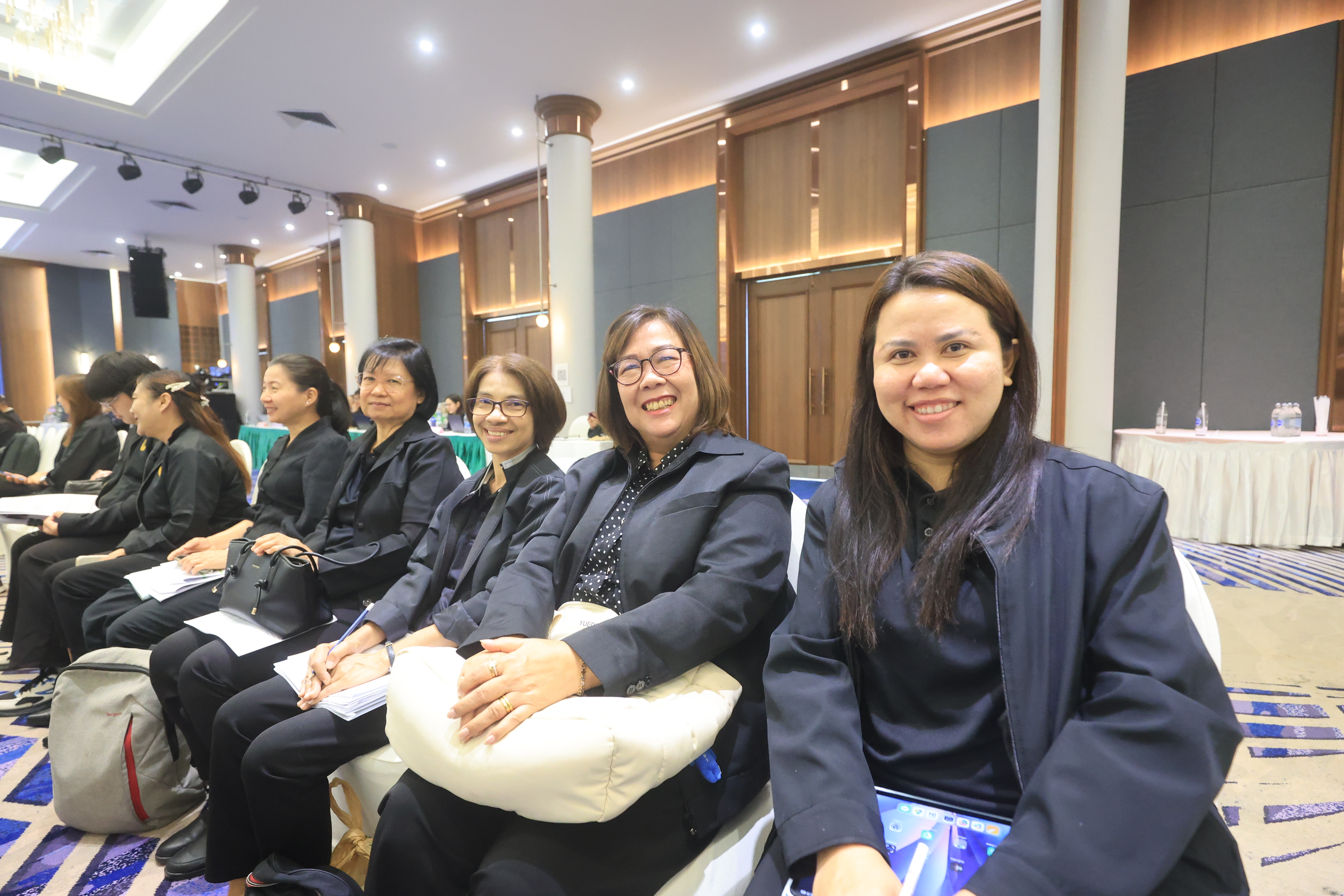 title - เลขาฯ ส.ป.ก. ประชุมเข้ม! 
